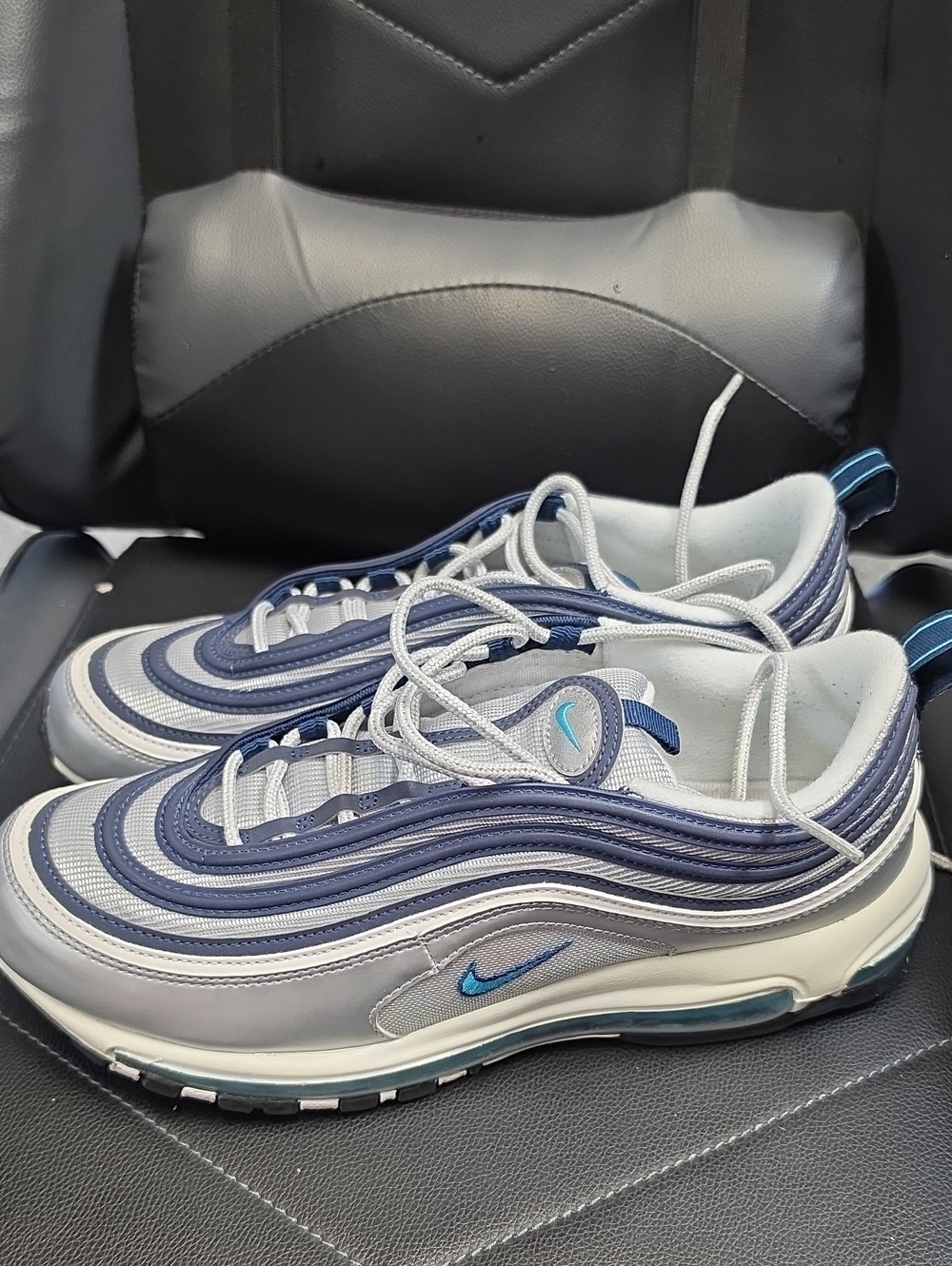 Nike Men’s Sneakers - Gray & Navy with Teal Swoosh